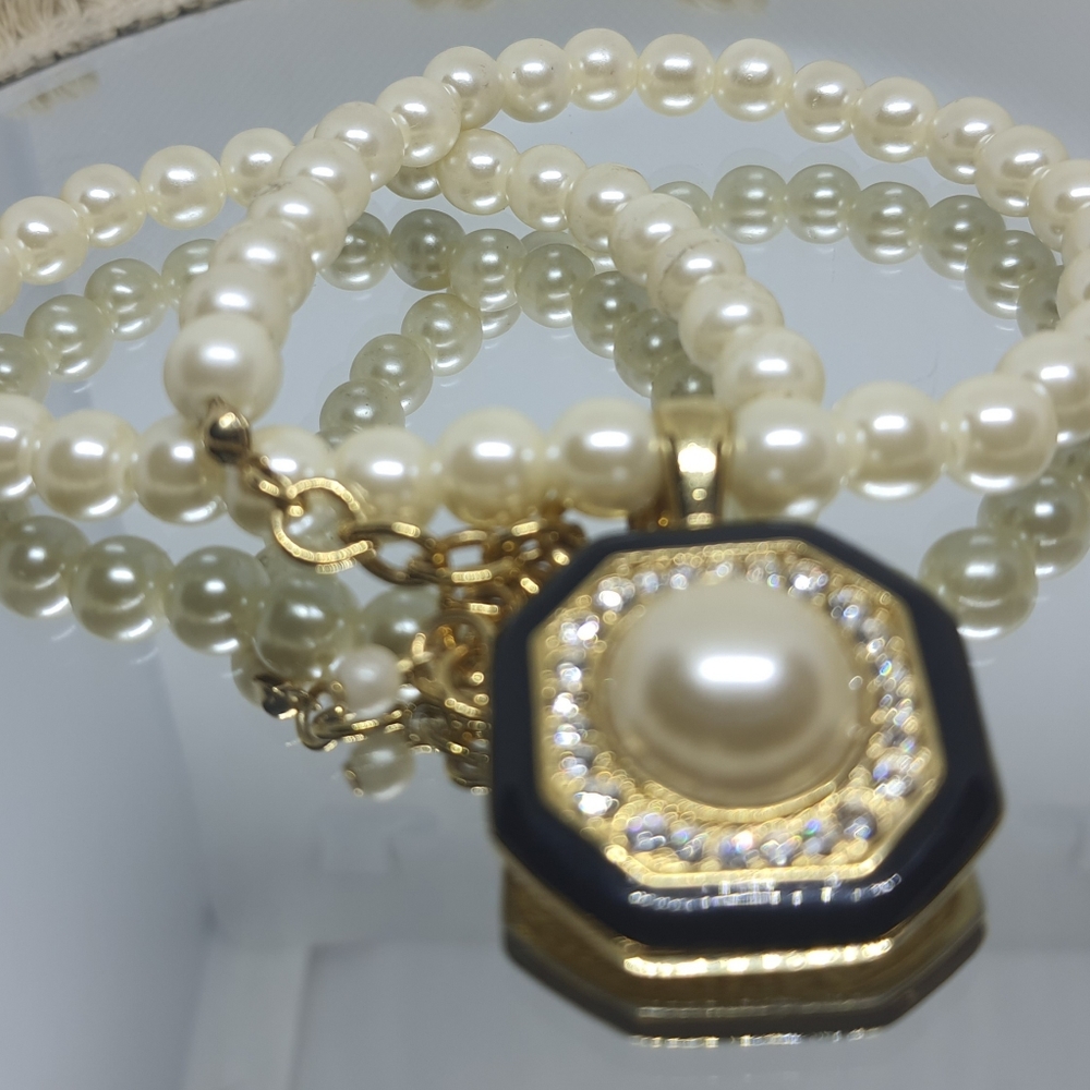 Pearl Necklace & Pendant